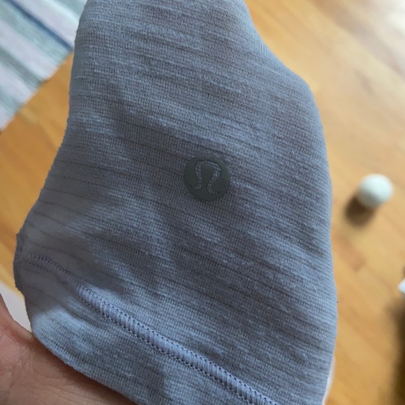 Lululemon breathable longsleeve - Picture 3 of 5